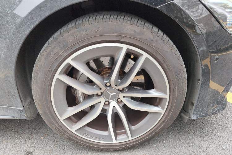 Used Mercedes-Benz AMG GT 2019 AMG GT 50 four-door sports car Right Front Wheel Hub