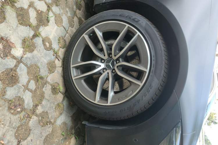 Used Mercedes-Benz AMG GT 2019 AMG GT 50 four-door sports car Right Front Wheel Hub