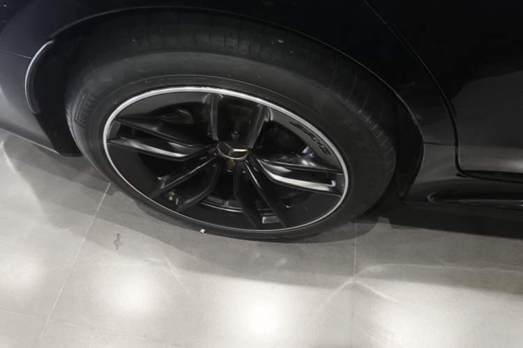 Used Mercedes-Benz AMG GT 2019 AMG GT 50 four-door sports car Right Rear Wheel Hub