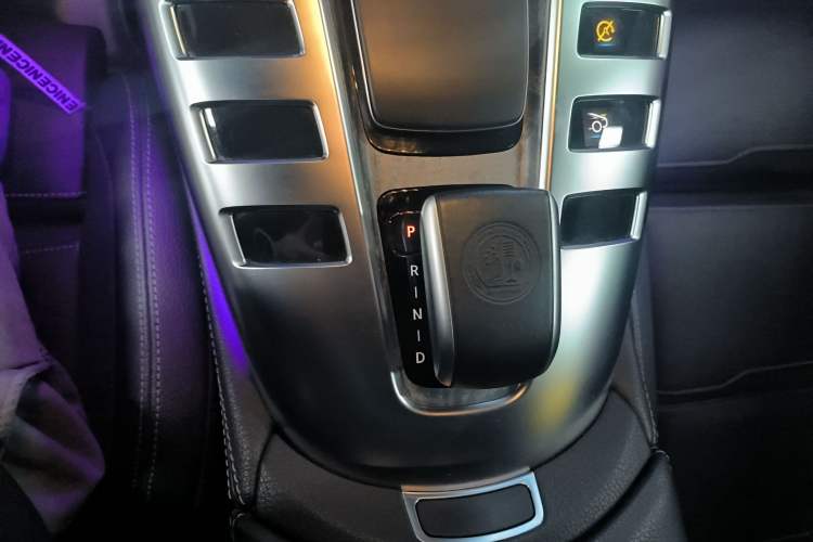 Used Mercedes-Benz AMG GT 2019 AMG GT 50 four-door sports car Gear Lever