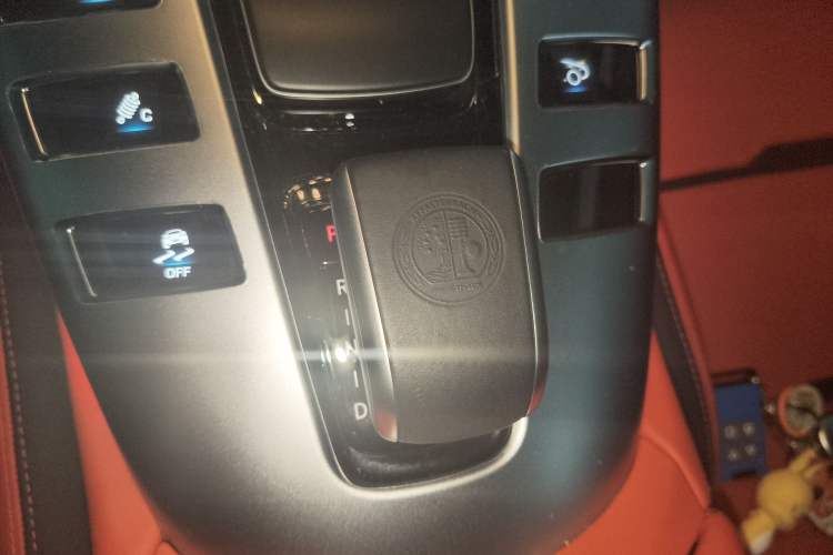Used Mercedes-Benz AMG GT 2019 AMG GT 50 four-door sports car Gear Lever