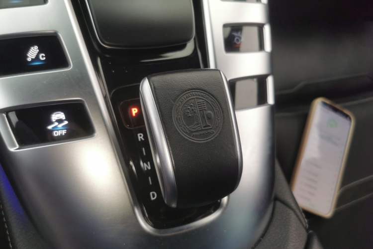 Used Mercedes-Benz AMG GT 2019 AMG GT 50 four-door sports car Gear Lever