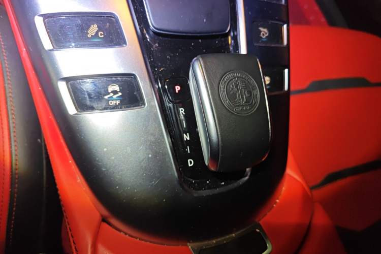 Used Mercedes-Benz AMG GT 2019 AMG GT 50 four-door sports car Gear Lever