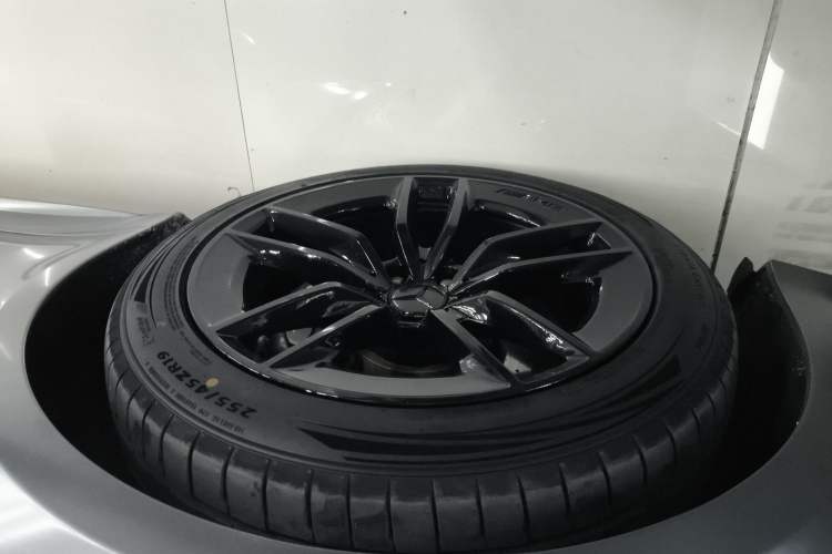 Used Mercedes-Benz AMG GT 2019 AMG GT 50 four-door sports car Left Front Wheel Hub