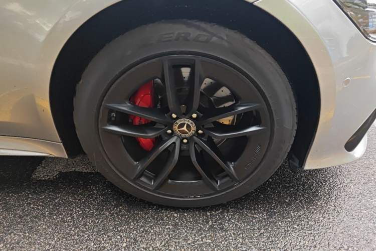 Used Mercedes-Benz AMG GT 2019 AMG GT 50 four-door sports car Right Front Wheel Hub