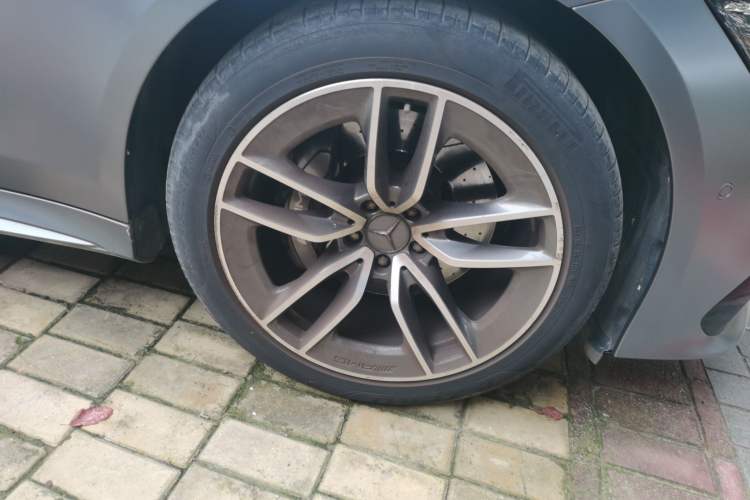 Used Mercedes-Benz AMG GT 2019 AMG GT 50 four-door sports car Right Front Wheel Hub