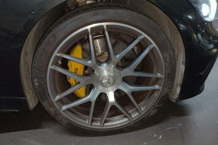 Used Mercedes-Benz AMG GT 2019 AMG GT 63 S 4MATIC+ Four-Door Coupe Right Front Wheel Hub