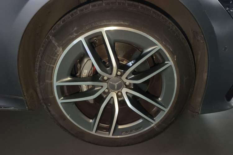 Used Mercedes-Benz AMG GT 2019 AMG GT 50 four-door sports car Right Front Wheel Hub