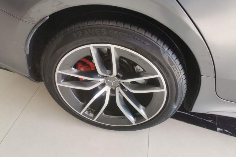 Used Mercedes-Benz AMG GT 2019 AMG GT 50 four-door sports car Right Rear Wheel Hub