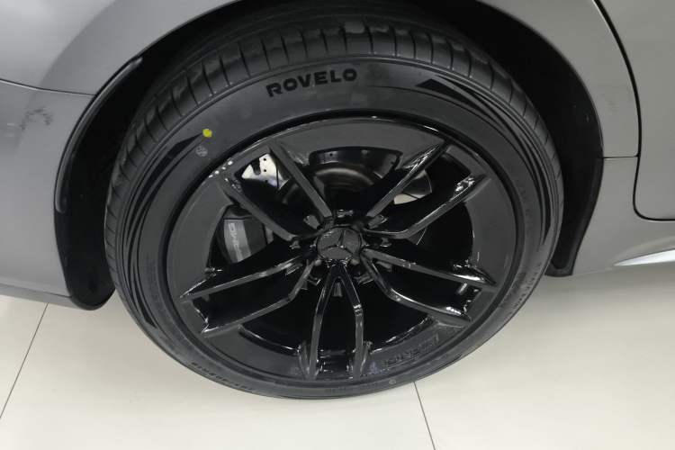 Used Mercedes-Benz AMG GT 2019 AMG GT 50 four-door sports car Right Rear Wheel Hub