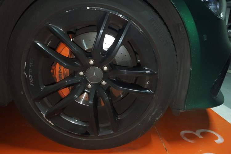 Used Mercedes-Benz AMG GT 2019 AMG GT 50 four-door sports car Right Front Wheel Hub