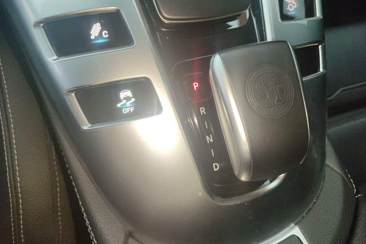 Used Mercedes-Benz AMG GT 2019 AMG GT 50 four-door sports car Gear Lever