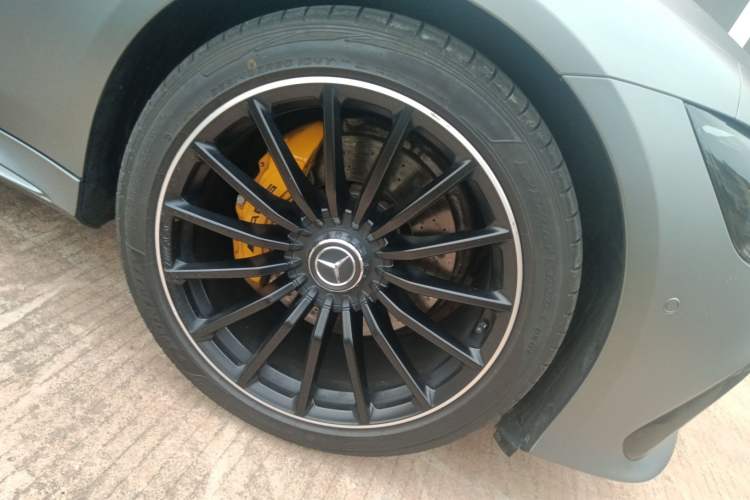 Used Mercedes-Benz AMG GT 2019 AMG GT 50 four-door sports car Right Front Wheel Hub