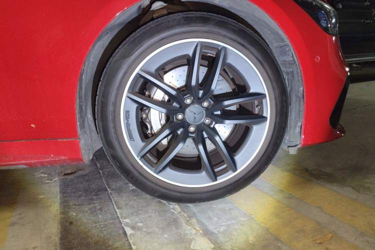 Used Mercedes-Benz AMG GT  Right Front Wheel Hub