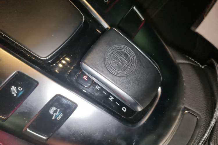 Used Mercedes-Benz AMG GT 2019 AMG GT 50 four-door sports car Gear Lever