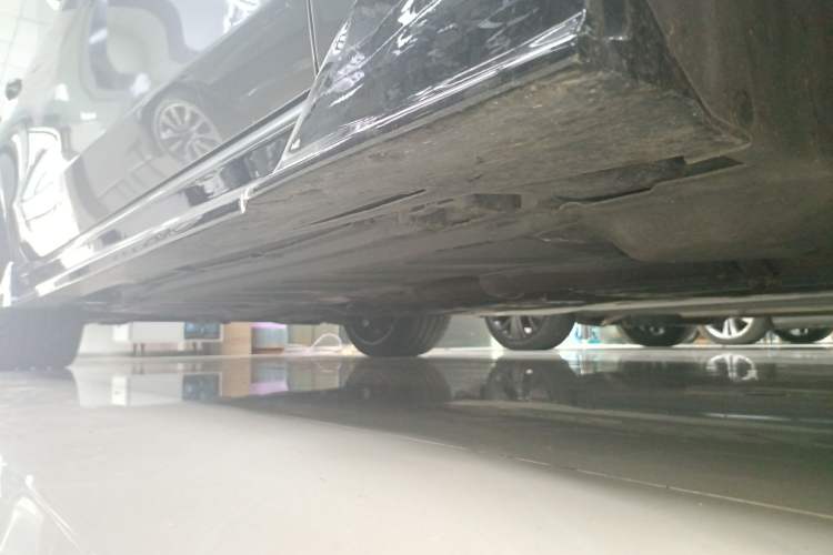 Used Mercedes-Benz AMG GT 2020 AMG GT 63 S 4MATIC+ Four-Door Coupe Right Side Sill