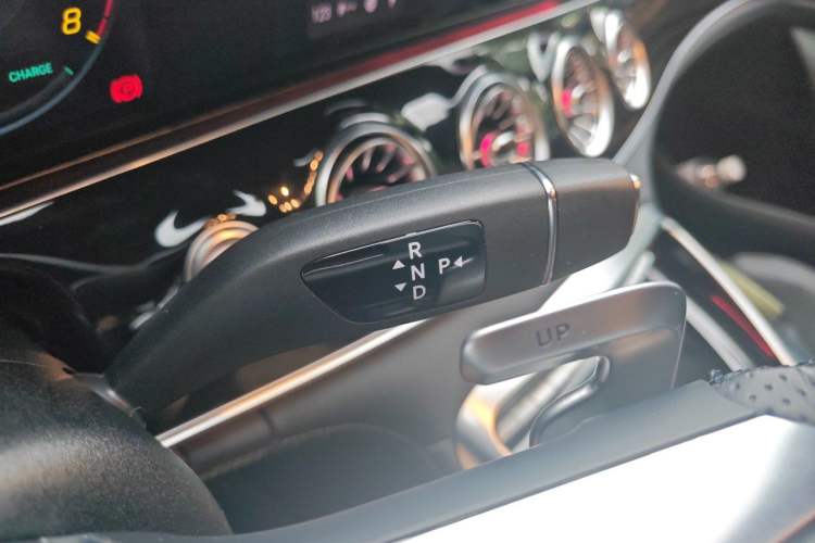 Used Mercedes-Benz AMG GT 2022 AMG GT 50 4MATIC+ Four-Door Coupe China Edition Gear Lever