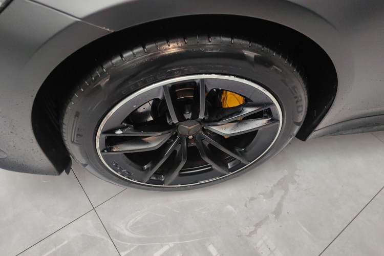Used Mercedes-Benz AMG GT 2023 AMG GT 50 Four-Door Coupe Left Front Wheel Hub