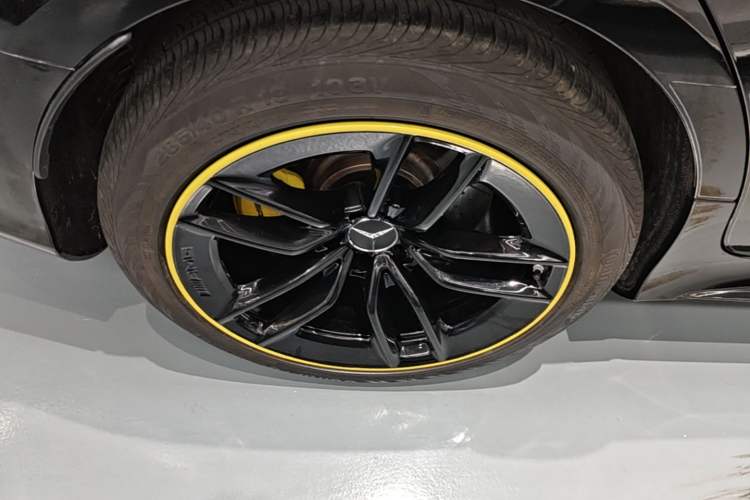 Used Mercedes-Benz AMG GT 2023 AMG GT 50 Four-Door Coupe Right Rear Wheel Hub