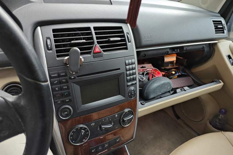 Used Mercedes-Benz B-Class 2009 B 200 Luxury Model Audio And AC Panel