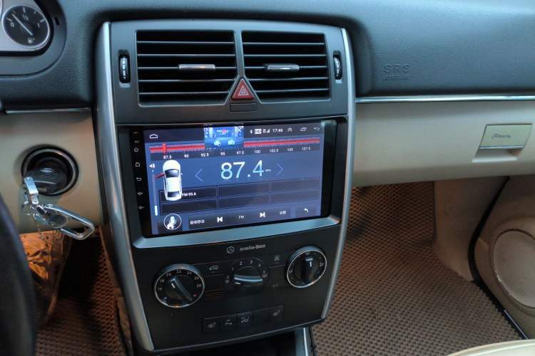 Used Mercedes-Benz B-Class 2009 B 200 Luxury Model Audio And AC Panel