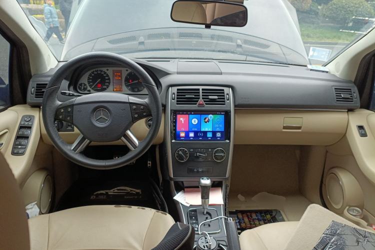 Used Mercedes-Benz B-Class 2009 B 200 Luxury Model Center Console