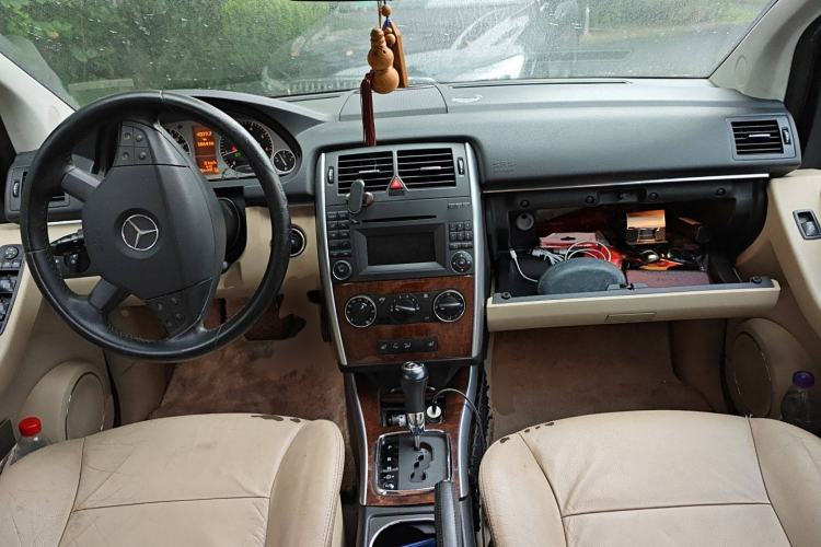 Used Mercedes-Benz B-Class 2009 B 200 Luxury Model Center Console