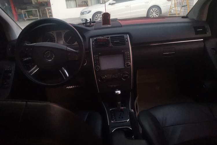 Used Mercedes-Benz B-Class 2009 B 200 Fashion Model Center Console