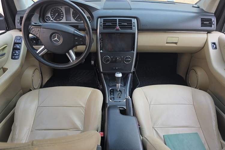 Used Mercedes-Benz B-Class 2009 B 200 Fashion Model Center Console
