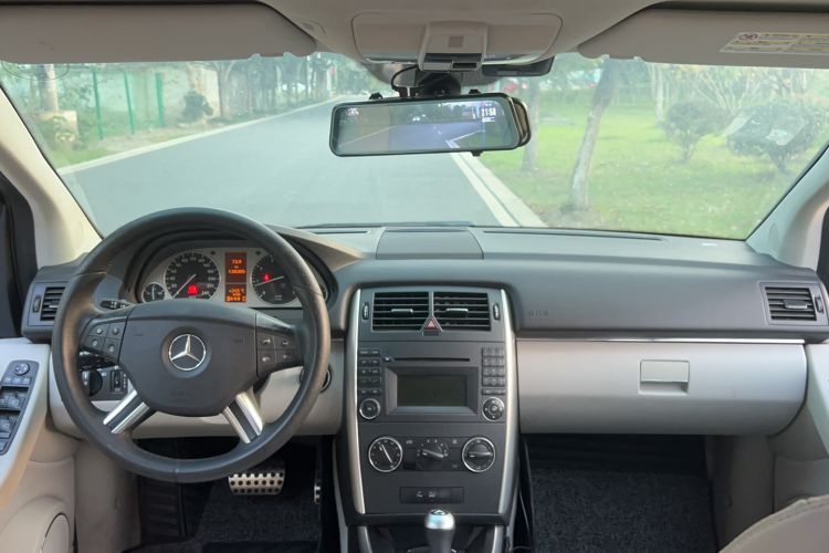 Used Mercedes-Benz B-Class 2009 B 200 Fashion Model Center Console