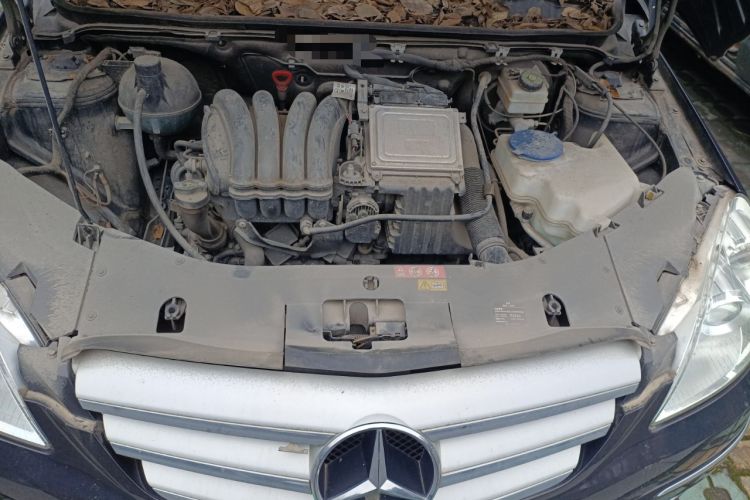 Used Mercedes-Benz B-Class 2009 B 200 Luxury Model Engine Bay