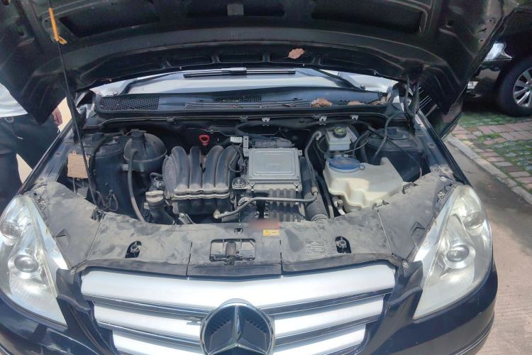 Used Mercedes-Benz B-Class 2009 B 200 Fashion Model Engine Bay