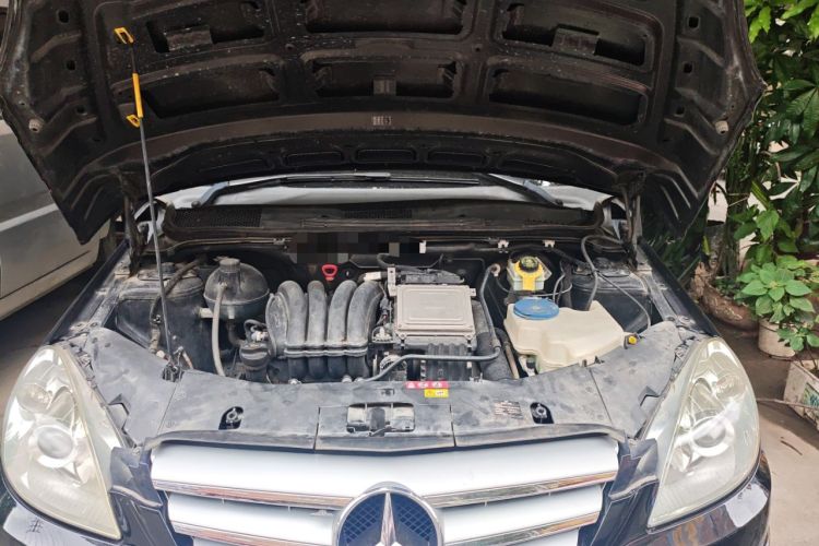 Used Mercedes-Benz B-Class 2009 B 200 Sport Edition Engine Bay