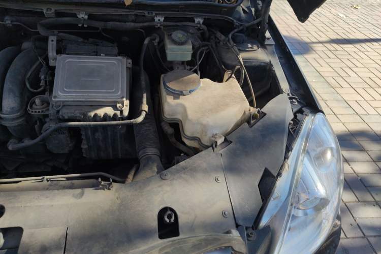 Used Mercedes-Benz B-Class 2009 B 200 Fashion Model Engine Bay Left
