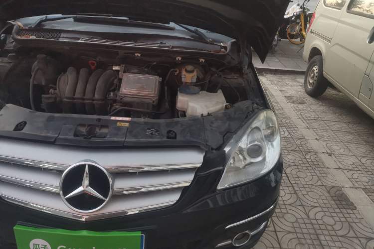 Used Mercedes-Benz B-Class 2009 B 200 Fashion Model Engine Bay Left