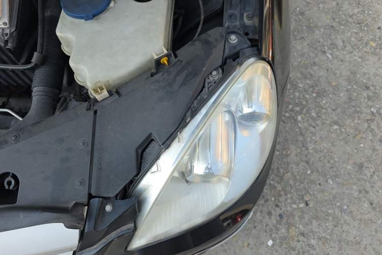 Used Mercedes-Benz B-Class 2009 B 200 Fashion Model Engine Bay Left