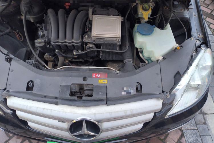 Used Mercedes-Benz B-Class 2009 B 200 Luxury Model Engine Bay Left