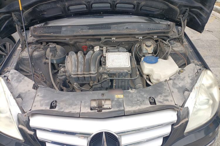 Used Mercedes-Benz B-Class 2009 B 200 Fashion Model Engine Bay