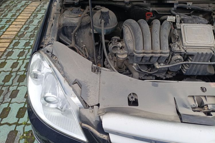 Used Mercedes-Benz B-Class 2009 B 200 Luxury Model Engine Bay Right