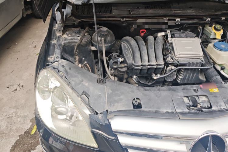 Used Mercedes-Benz B-Class 2009 B 200 Sport Edition Engine Bay Right