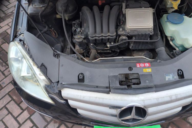 Used Mercedes-Benz B-Class 2009 B 200 Luxury Model Engine Bay Right