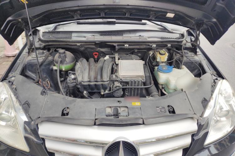 Used Mercedes-Benz B-Class 2009 B 200 Fashion Model Engine Bay