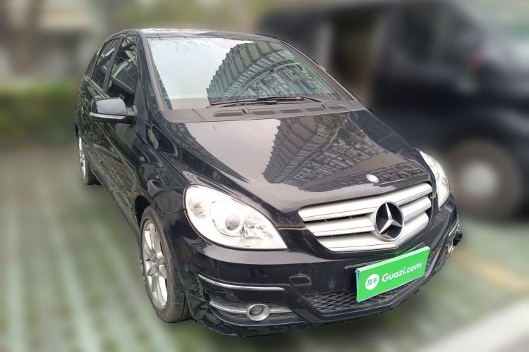 Used Mercedes-Benz B-Class 2009 B 200 Luxury Model Front Right 45 Deg