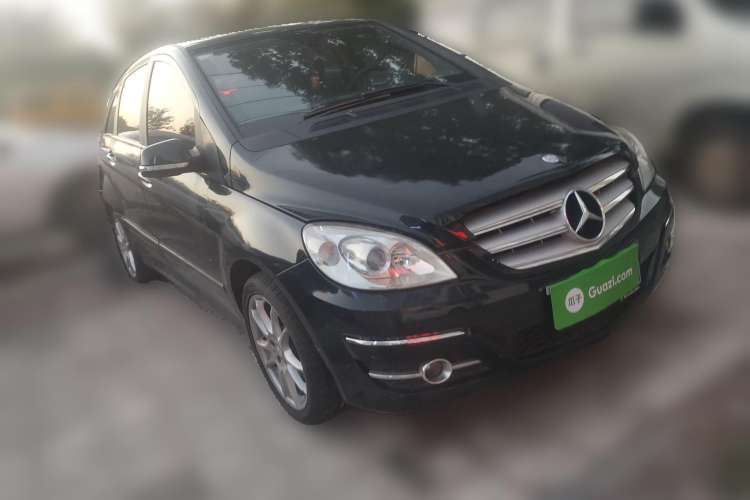 Used Mercedes-Benz B-Class 2009 B 200 Fashion Model Front Right 45 Deg