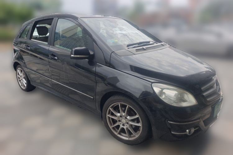Used Mercedes-Benz B-Class 2009 B 200 Fashion Model Front Right 45 Deg