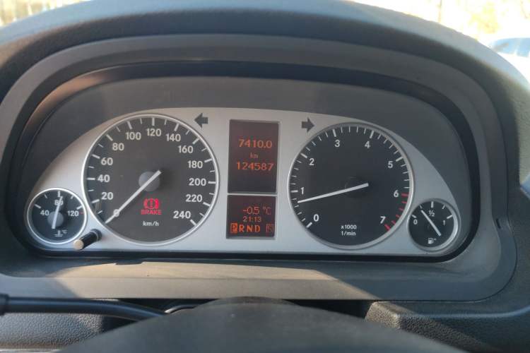 Used Mercedes-Benz B-Class 2009 B 200 Fashion Model Instrument Cluster