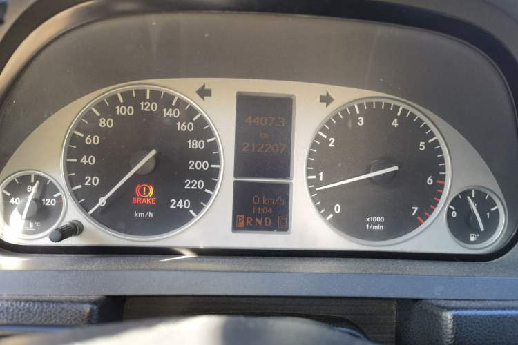 Used Mercedes-Benz B-Class 2009 B 200 Luxury Model Instrument Cluster