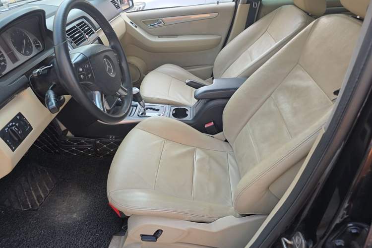 Used Mercedes-Benz B-Class 2009 B 200 Fashion Model Left Front Seat