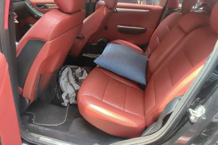 Used Mercedes-Benz B-Class 2009 B 200 Fashion Model Left Rear Seat