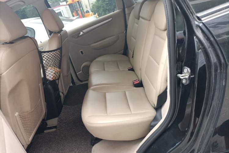 Used Mercedes-Benz B-Class 2009 B 200 Fashion Model Left Rear Seat